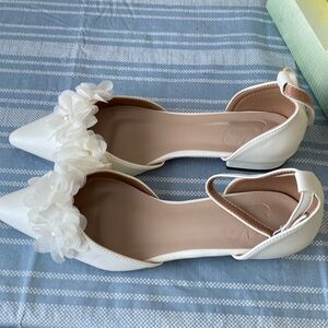 White flower flat dress shoes 407